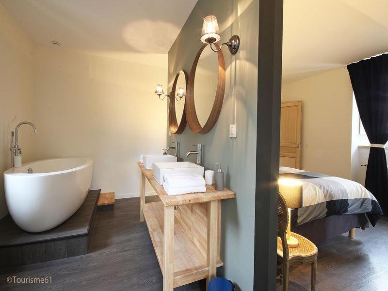 Neuvy-au-Houlme Le Manoir Du Ribardon B&B 외부 사진